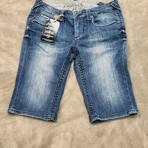 NWT Stitch’s Cherokee five pocket low rise denim Bermuda shorts size 29